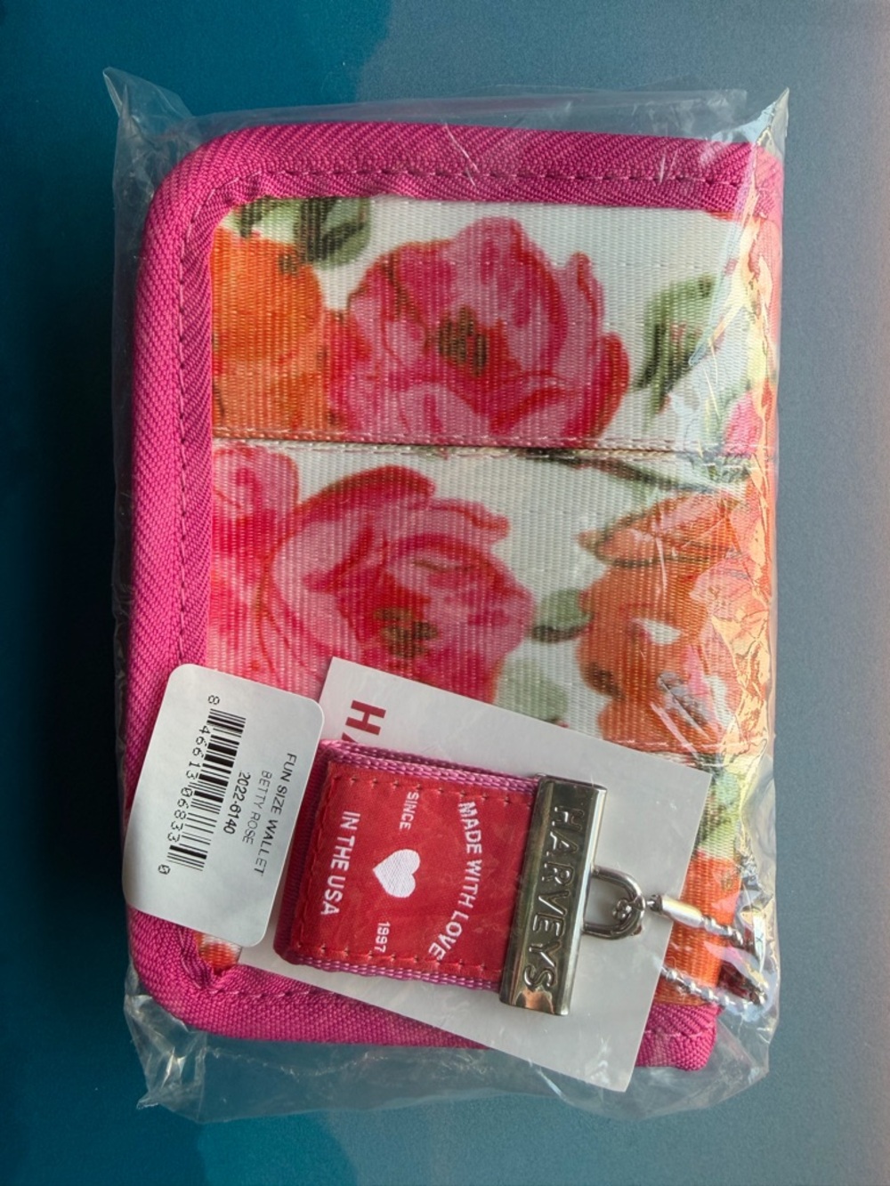 Harveys Seatbelt Bags Betty Rose Fun Size Wallet FSW (2026 Release)